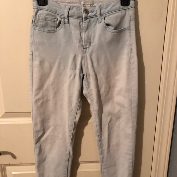 Jeans - Picture 1 of 3